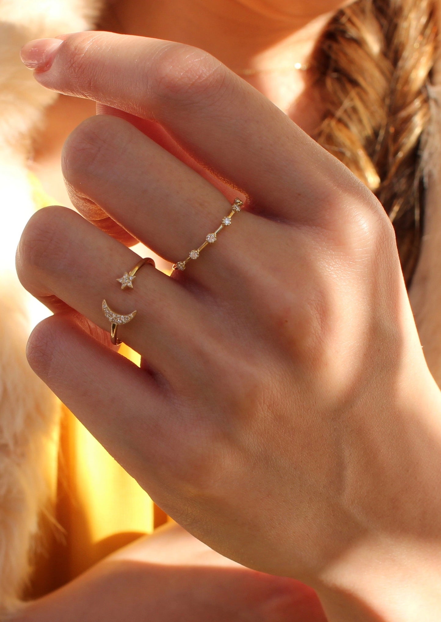 14k Gold Distance 6 Diamond Ring