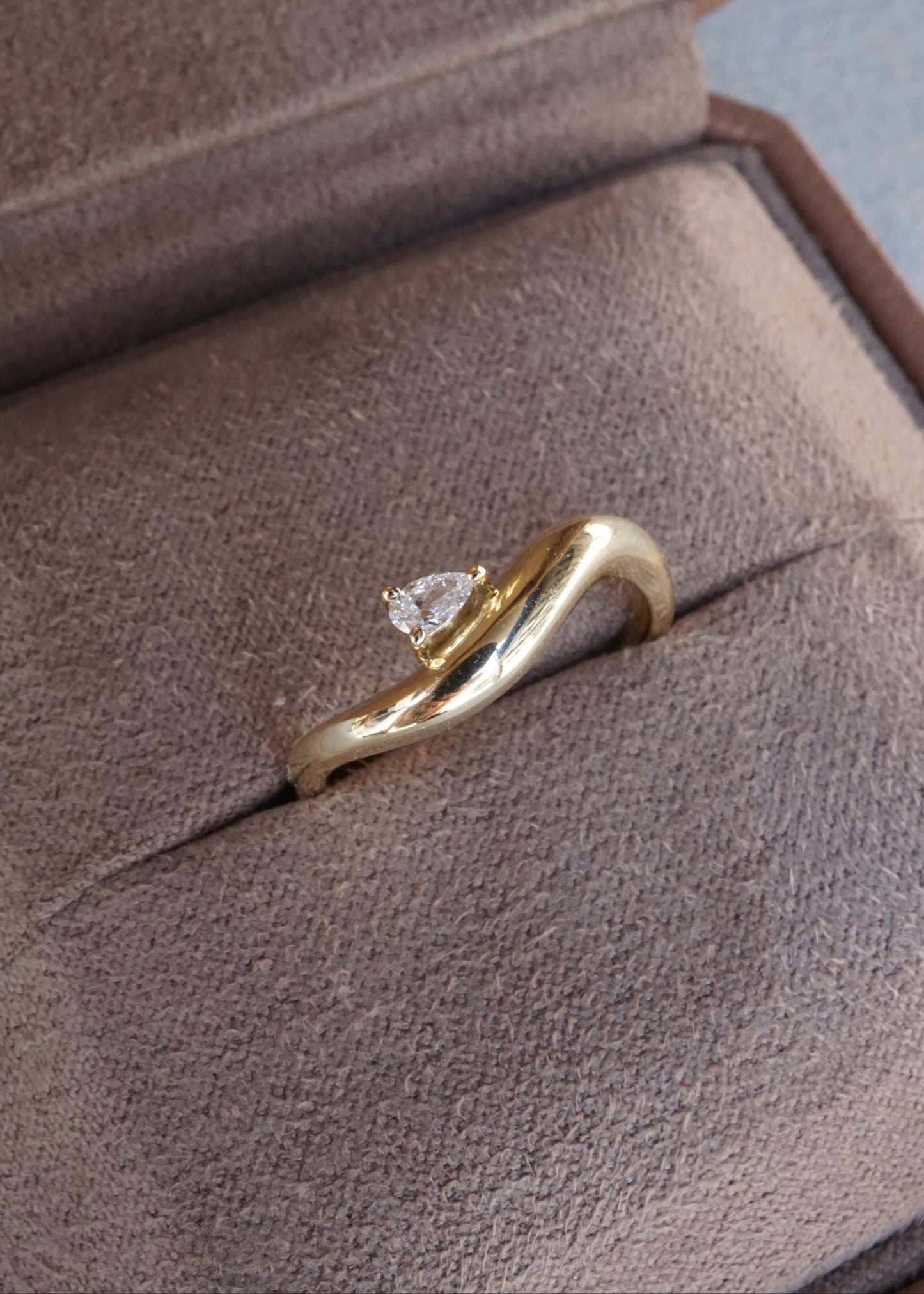 14k Gold Puffy Diamond Wave Ring