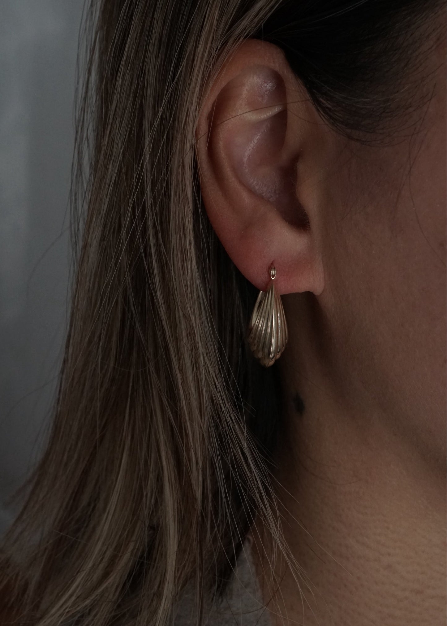 14k Gold Glamour Hoops