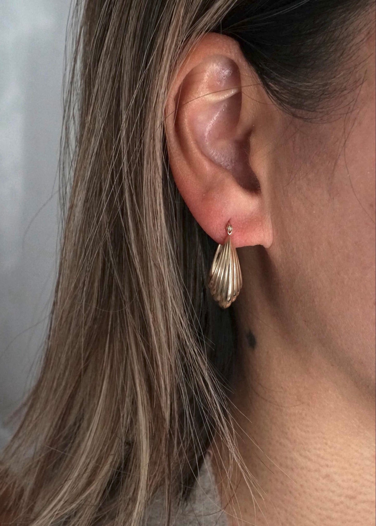 14k Gold Glamour Hoops