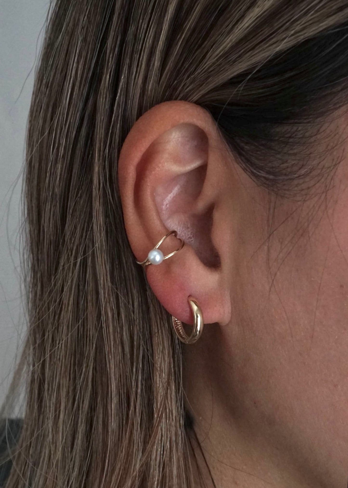14k Gold Medium Plain Huggies