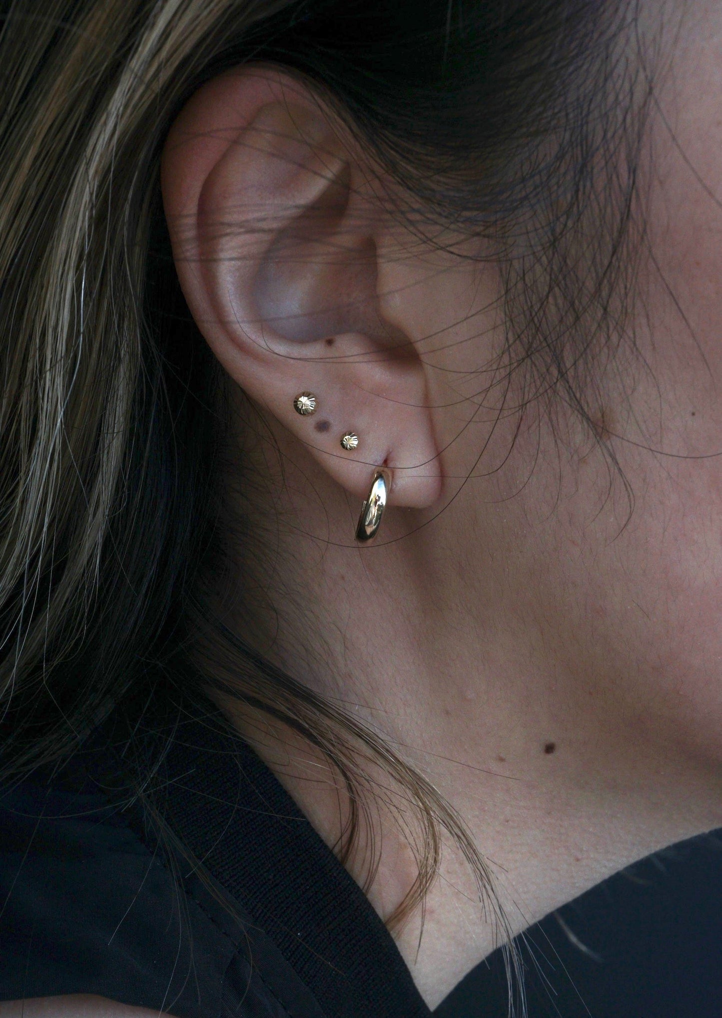 14k Gold Medium Plain Huggies