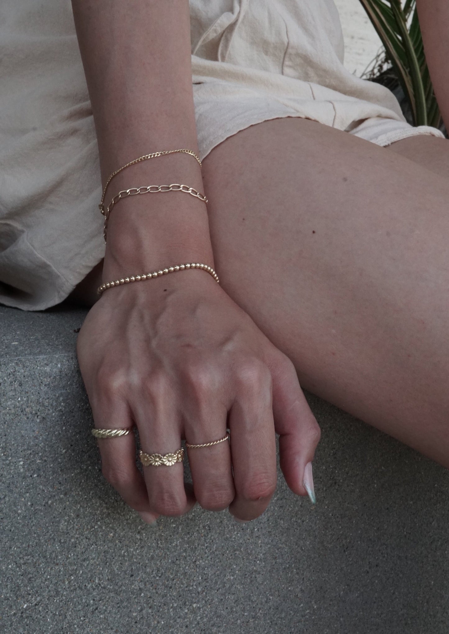 14k Gold Daisy Eternity Band