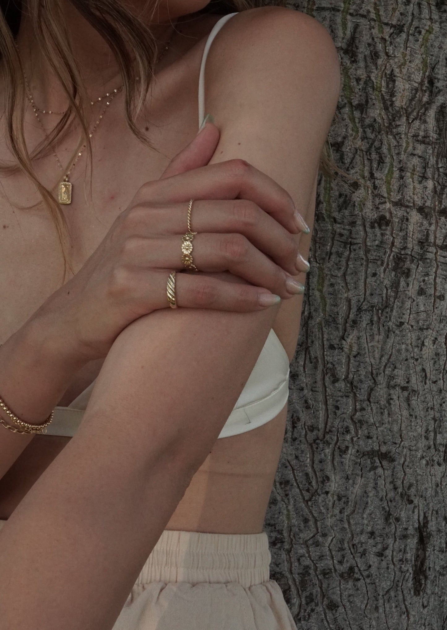 14k Gold Daisy Eternity Band