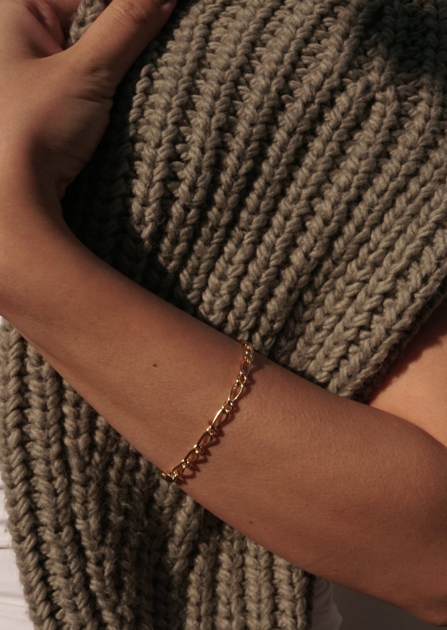 14k Embrace Link Bracelet